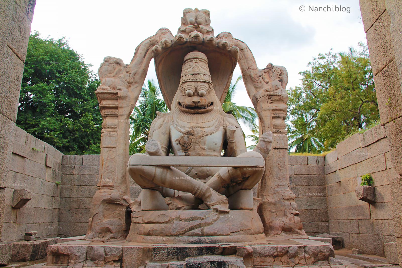 Lakshmi Narasimha Statue, Hampi – A Magnificent Monolith! – Nanchi.blog